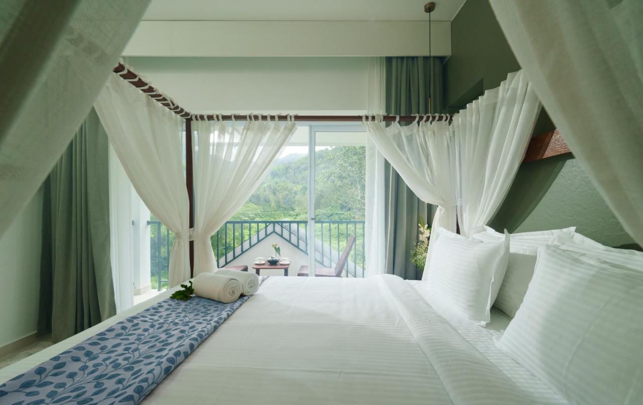 Eden Woods Resorts And Spa Мунар Екстериор снимка