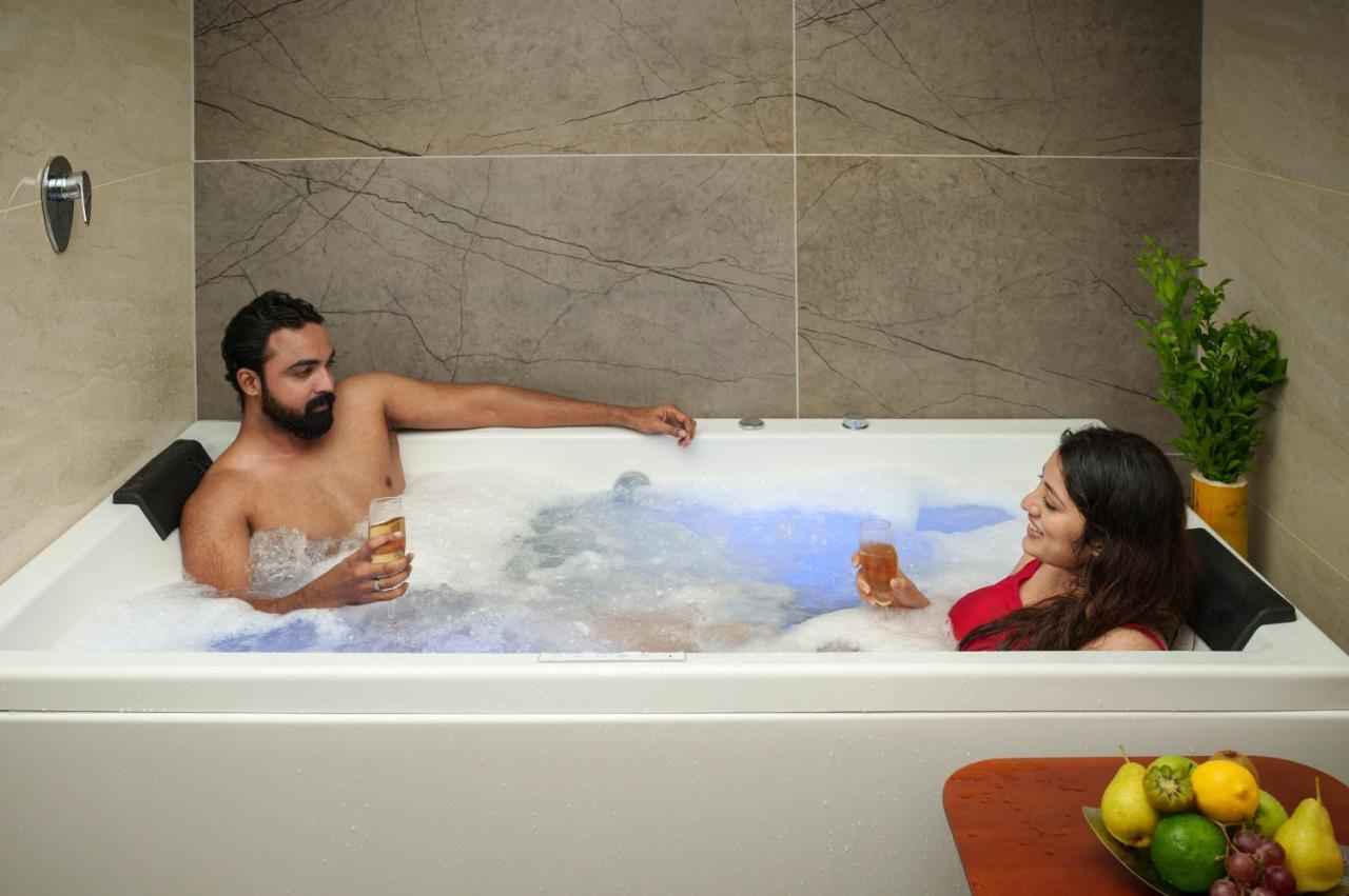 Eden Woods Resorts And Spa Мунар Екстериор снимка